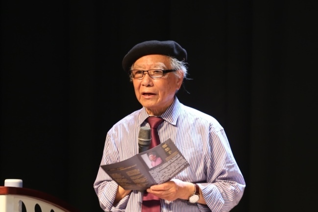 鄭愁予詳細說明〈南海的中國藍〉的17條註解(另開新視窗/jpg檔)圖片