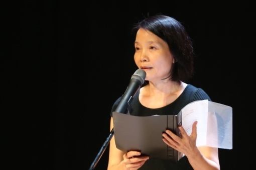 陳育虹說明詩名由來，朗誦極具張力(另開新視窗/jpg檔)圖片