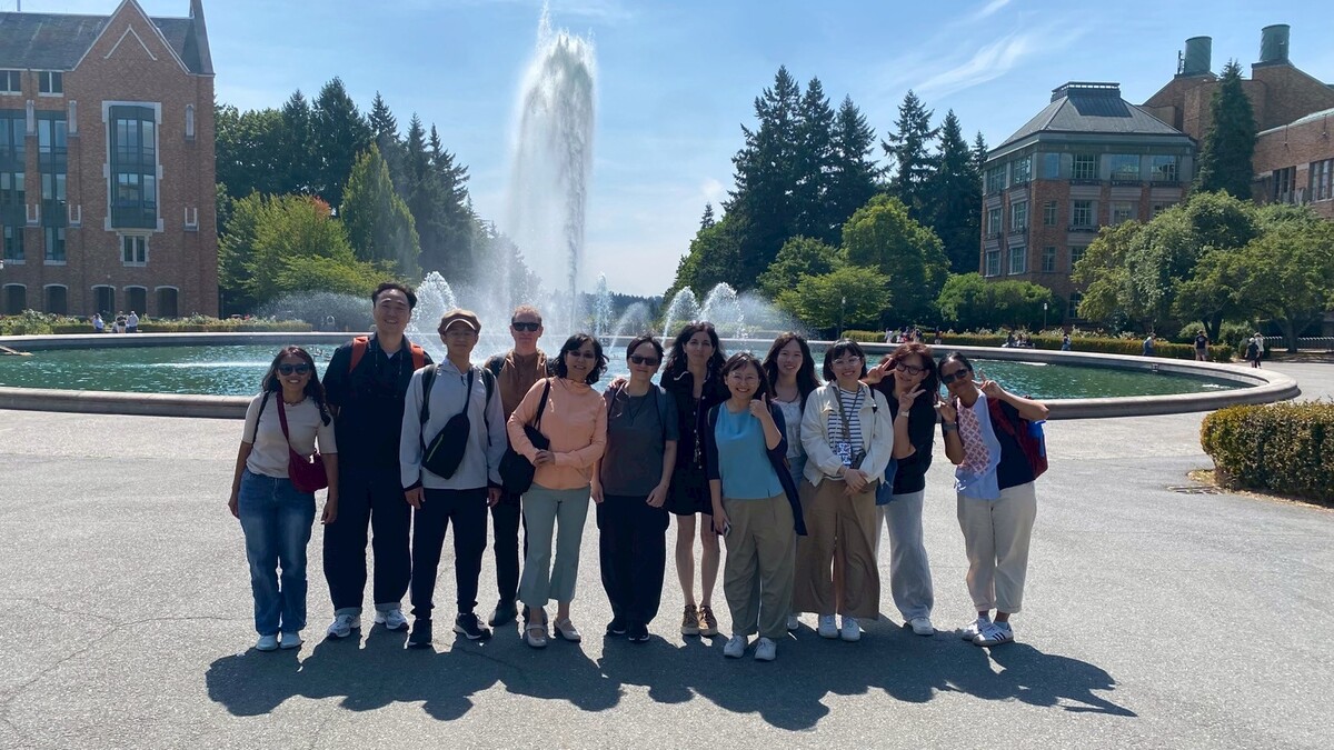 兩校師生於華盛頓大學合影(另開新視窗/jpg檔)圖片