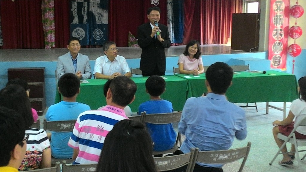 張鴻熙理事長於廣興國小致詞(另開新視窗/jpg檔)圖片