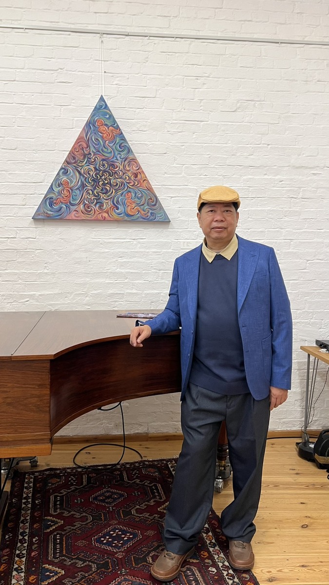 藝術家、國立中山大學西灣學院服務學習教育中心王以亮教授(另開新視窗/jpg檔)圖片