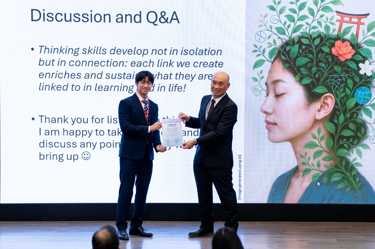 致贈Emmanuel Manalo教授（右）感謝狀(另開新視窗/jpg檔)圖片