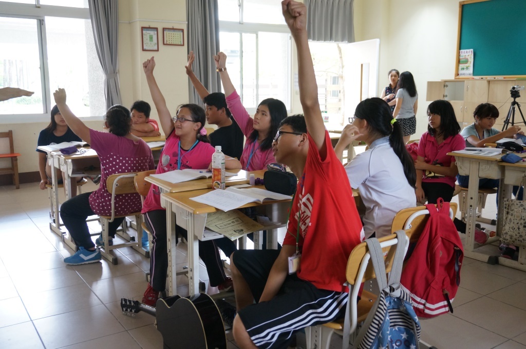 史懷哲計畫走出校園  中山大學師培生暑期服務(另開新視窗/jpg檔)圖片