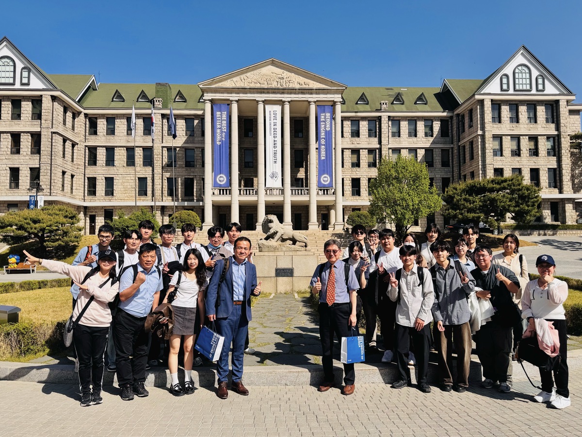 於漢陽大學參與學術研討，深入探討跨國合規、風險管理與數位平台商業策略等議題，透過韓國學者分享，進一步理解大數據應用、平台經濟與企業全球布局的實務挑戰。(另開新視窗/jpg檔)圖片