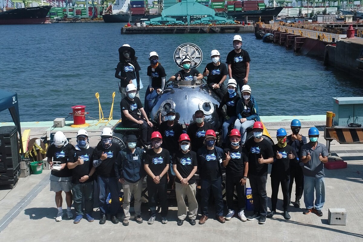 台灣第一艘MIT迷你潛艇設備再升級(另開新視窗/jpg檔)