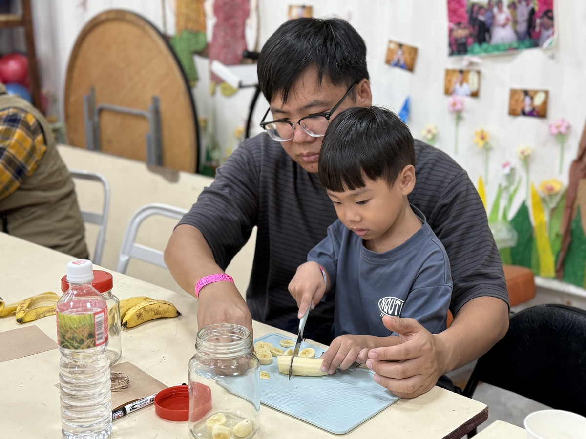 利用旗山特產香蕉釀製天然果醋(另開新視窗/jpg檔)圖片