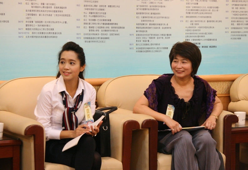 青輔會主委陳以真參與中山大學座談會 探討如何增進青年就業力(另開新視窗/jpg檔)圖片