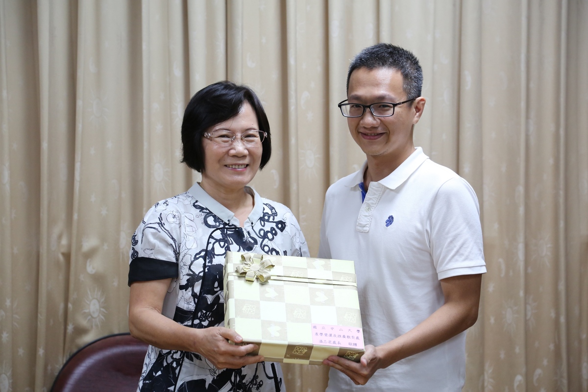 產學推廣處林君育專員代表致意感謝(另開新視窗/jpg檔)圖片