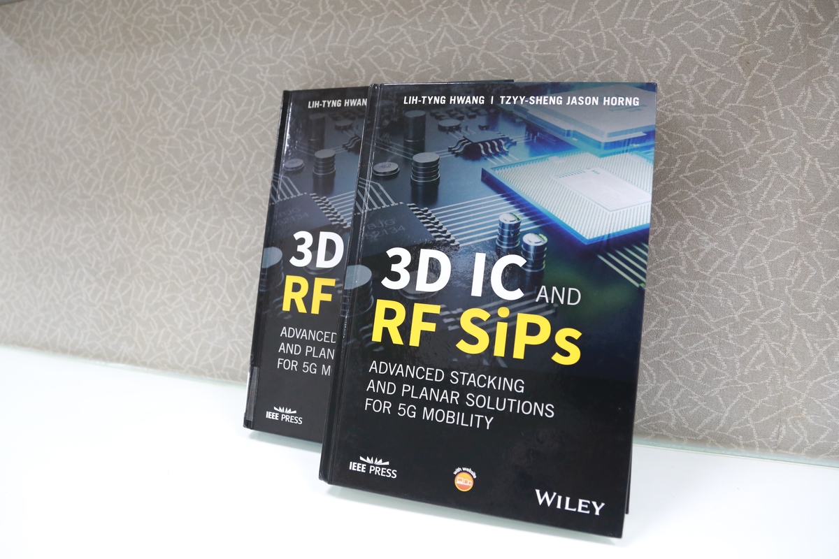 《3D IC and RF SiPs, Advanced Stacking and Planar Solutions for 5G Mobility （三維晶片與射頻系統級封裝，用於5G移動的先進堆疊與平面解決方案 ）》，獲選科技部「工程技術」領域「最具影響力研究專書」。