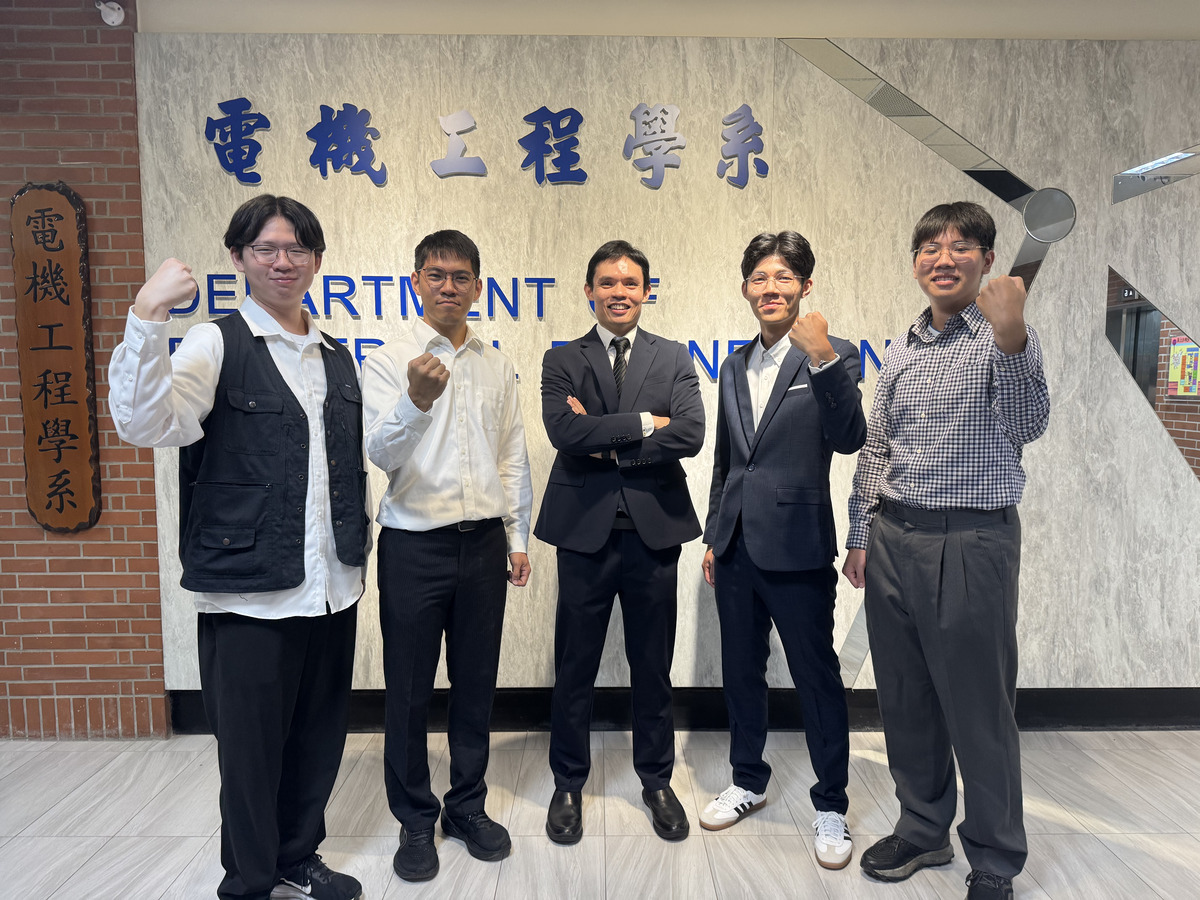 康斯証與其研究生(另開新視窗/jpg檔)圖片