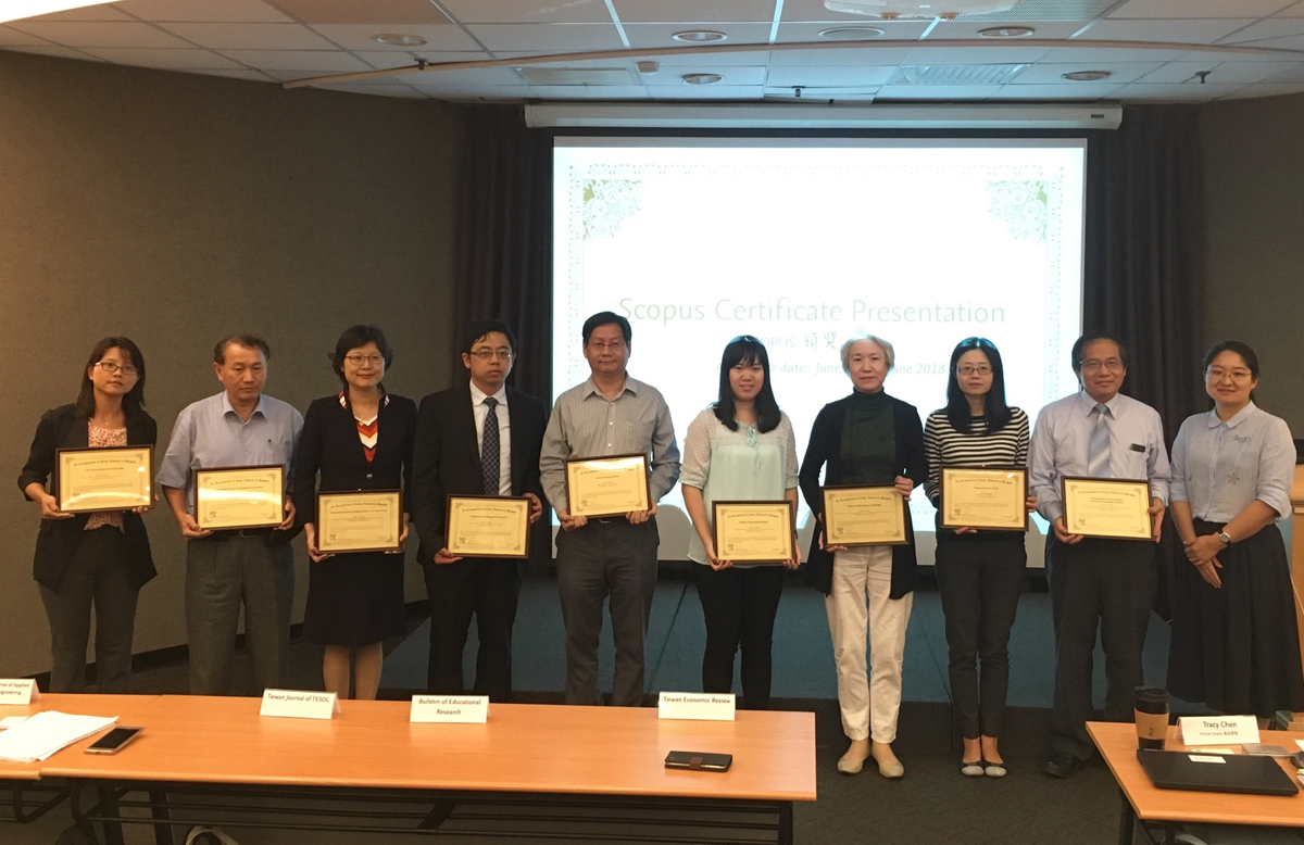 Scopus2016至2018年6月期刊收錄頒獎期刊大合照(另開新視窗/jpg檔)圖片