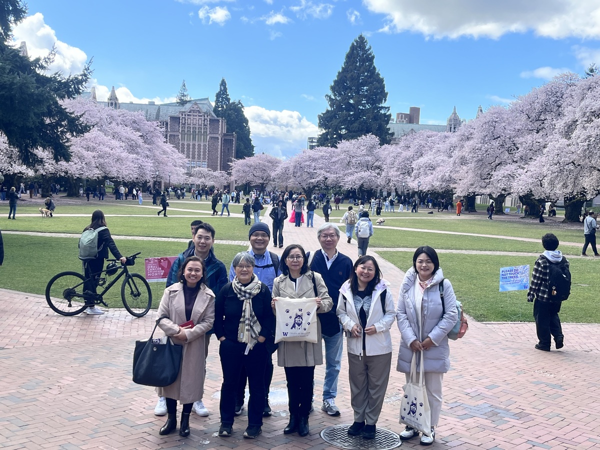 中山代表團於美麗的華大校園留影(另開新視窗/jpeg檔)圖片