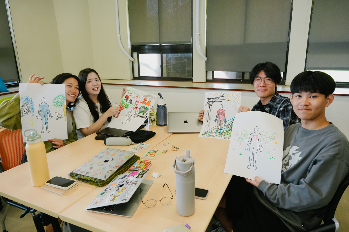 學生透過繪畫，表達自身與環境風險之間的關係(另開新視窗/jpg檔)圖片