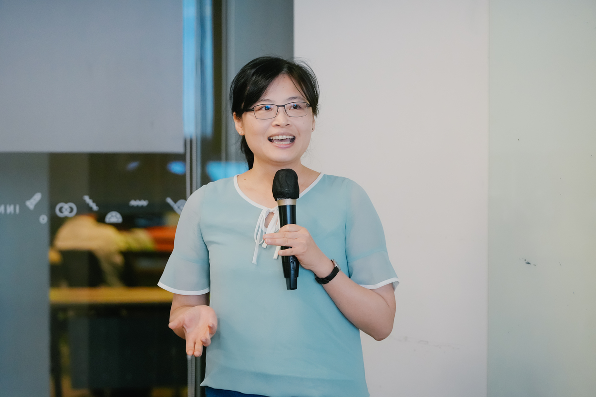 中山大學社創所賴慧玲助理教授課堂開場(另開新視窗/jpg檔)圖片