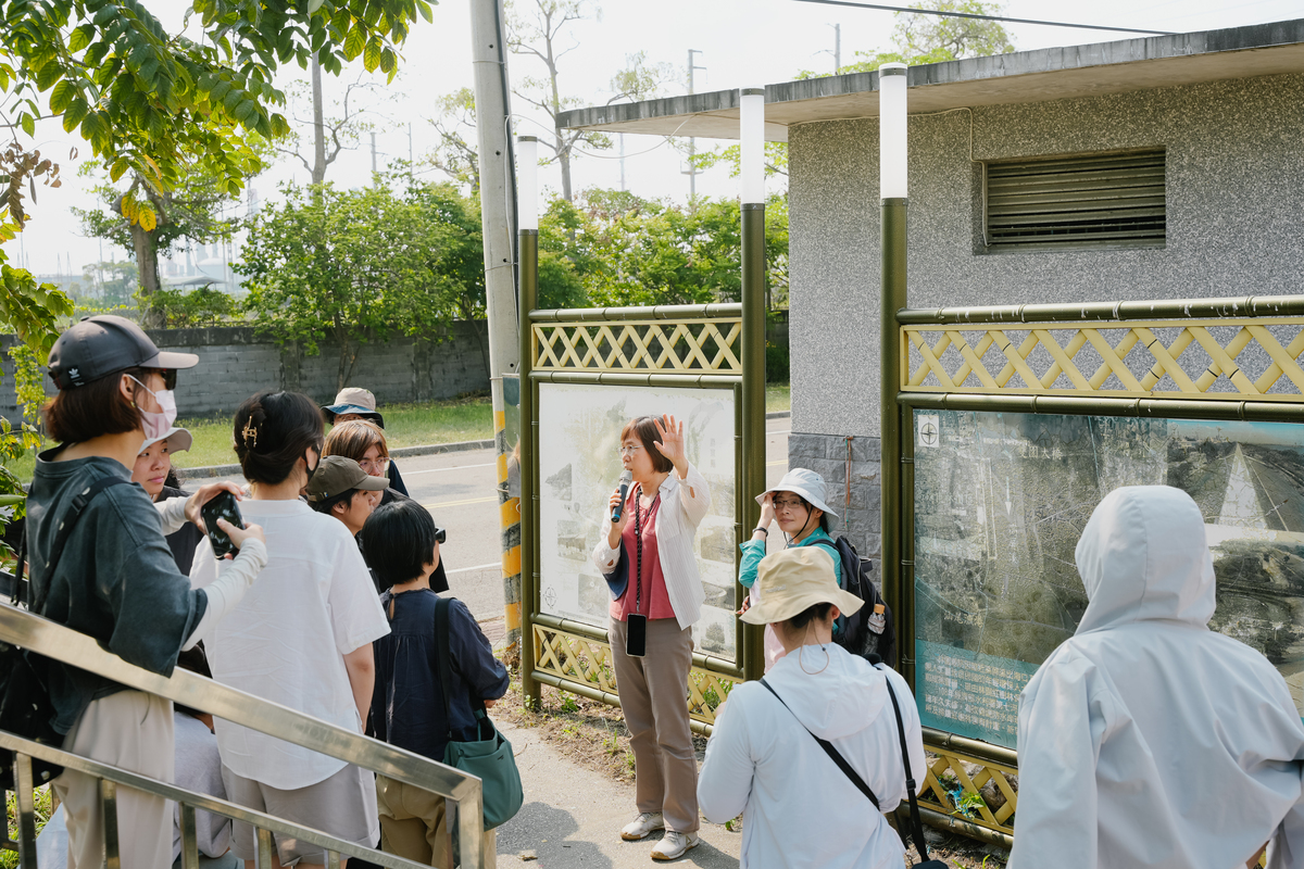 地球公民基金會王敏玲執行長導覽高屏溪出海口環境(另開新視窗/jpg檔)圖片