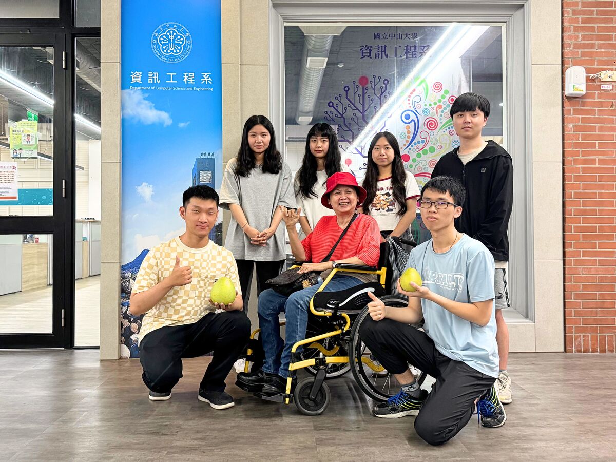 力抗病魔更新得力！中山大學資工系張玉盈教授榮獲「金鷹獎」(另開新視窗/jpg檔)圖片