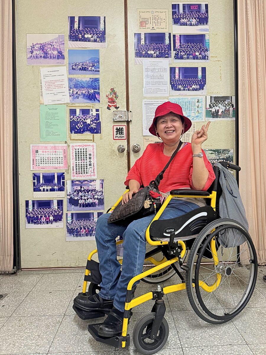 張玉盈教授和學生感情深厚(另開新視窗/jpg檔)圖片