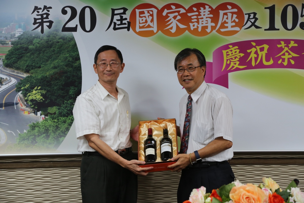 翁金輅獲國家講座  洪慶章、張鼎張、劉承宗奪傑出研究獎(另開新視窗/jpg檔)圖片