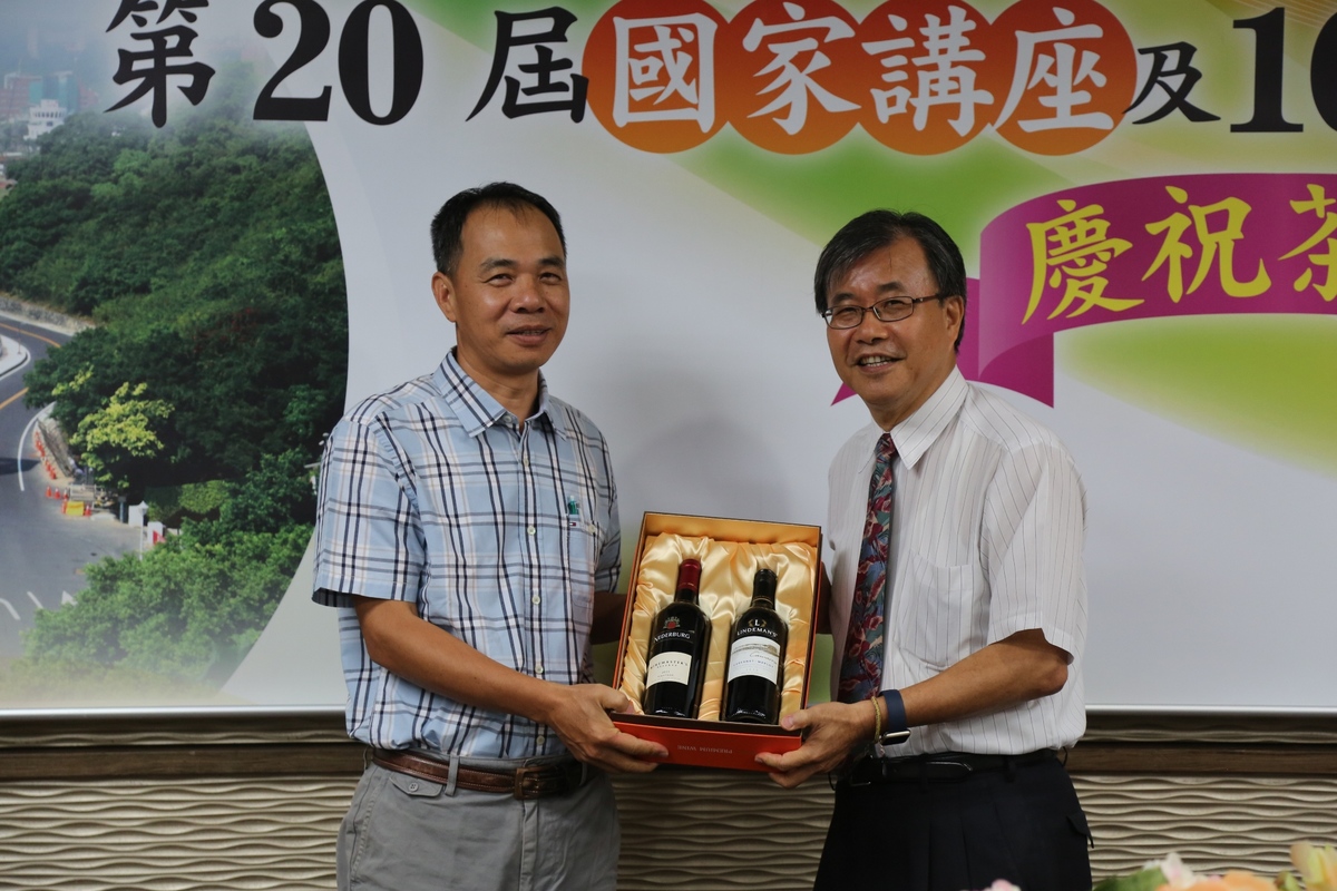 翁金輅獲國家講座  洪慶章、張鼎張、劉承宗奪傑出研究獎(另開新視窗/jpg檔)圖片