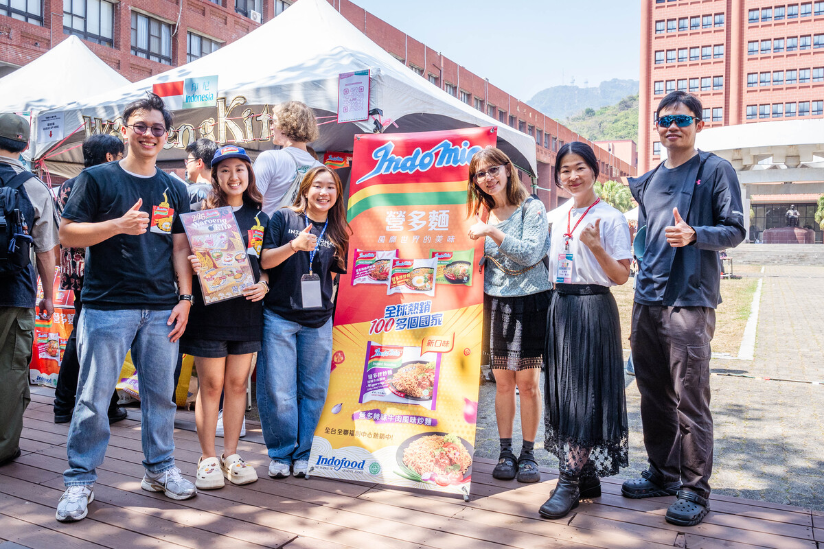 國際文化嘉年華點亮中山　11國美食14國演出打造校園地球村(另開新視窗/jpg檔)圖片