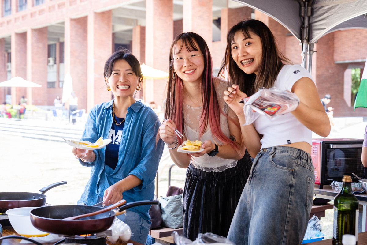 國際文化嘉年華點亮中山　11國美食14國演出打造校園地球村(另開新視窗/jpg檔)圖片