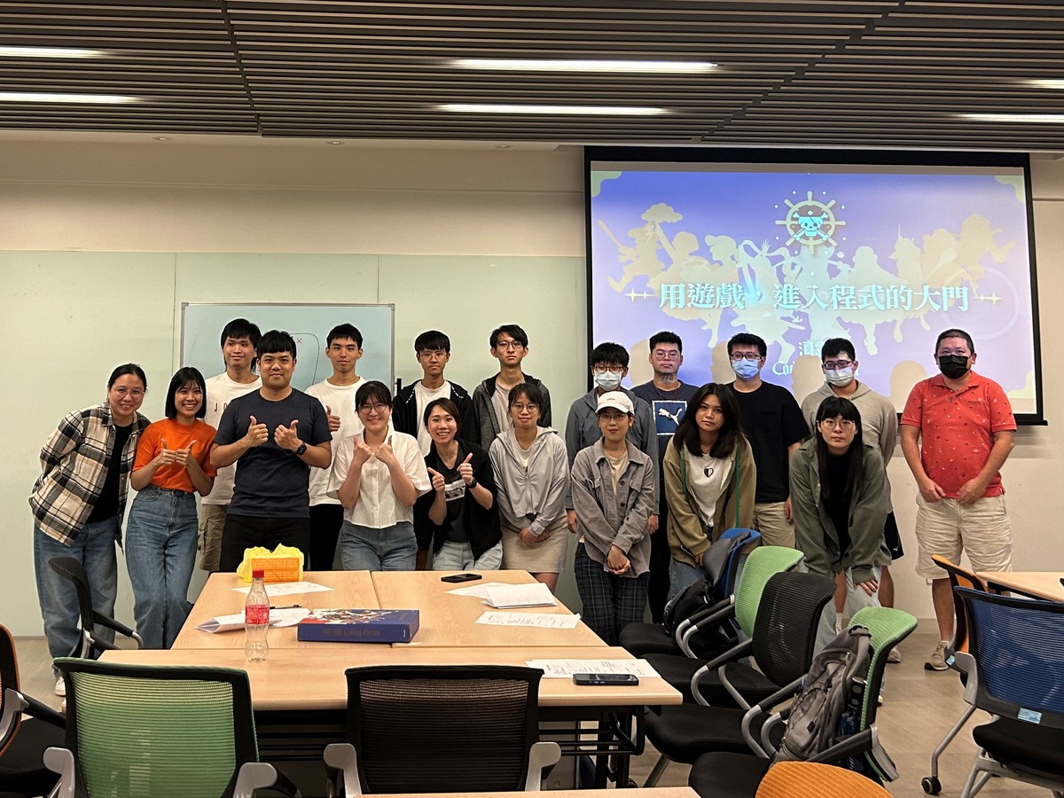 西灣學院「不插電運算思維程式工作坊」合影(另開新視窗/jpg檔)圖片