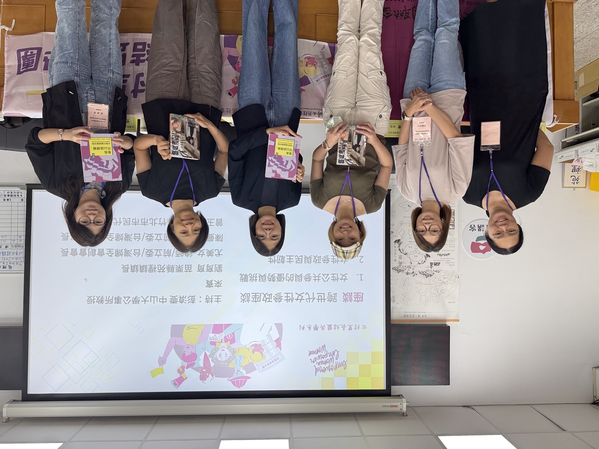 中山大學師生與劉育育鎮長合影(另開新視窗/jpg檔)圖片