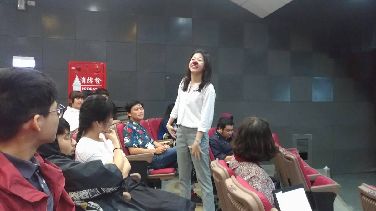小丑醫生演員張晏菱分享戲劇史裡的小丑表演(另開新視窗/jpg檔)圖片