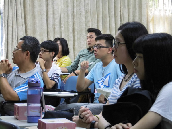 現場學生老師認真聽講(另開新視窗/jpg檔)圖片