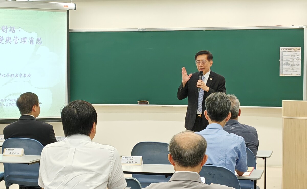 中山大學副校長兼醫學院院長許博欽表示，學校近年積極推動醫學教育，隨著首屆學士後醫學系學生畢業邁入臨床，醫學人文的養成更顯重要。(另開新視窗/jpg檔)圖片