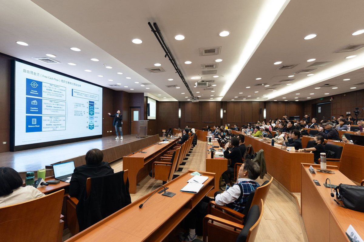 近百位與會者蒞臨望瞭解碳權專案開發之投融資經營決策(另開新視窗/jpg檔)圖片