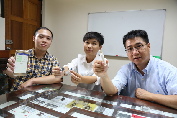 如廁同步驗尿液 中山大學合作研發智慧馬桶(另開新視窗/jpg檔)圖片