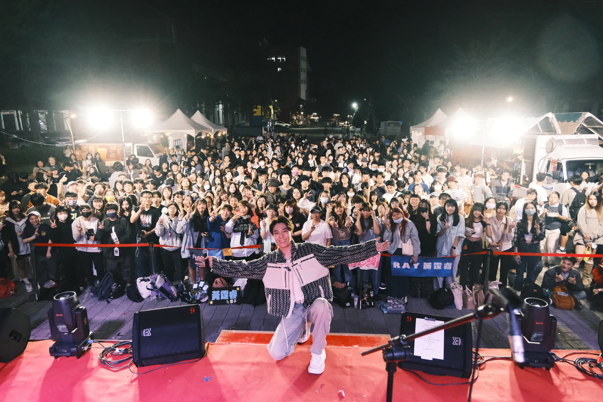 中山大學45週年校慶演唱會(另開新視窗/jpg檔)圖片