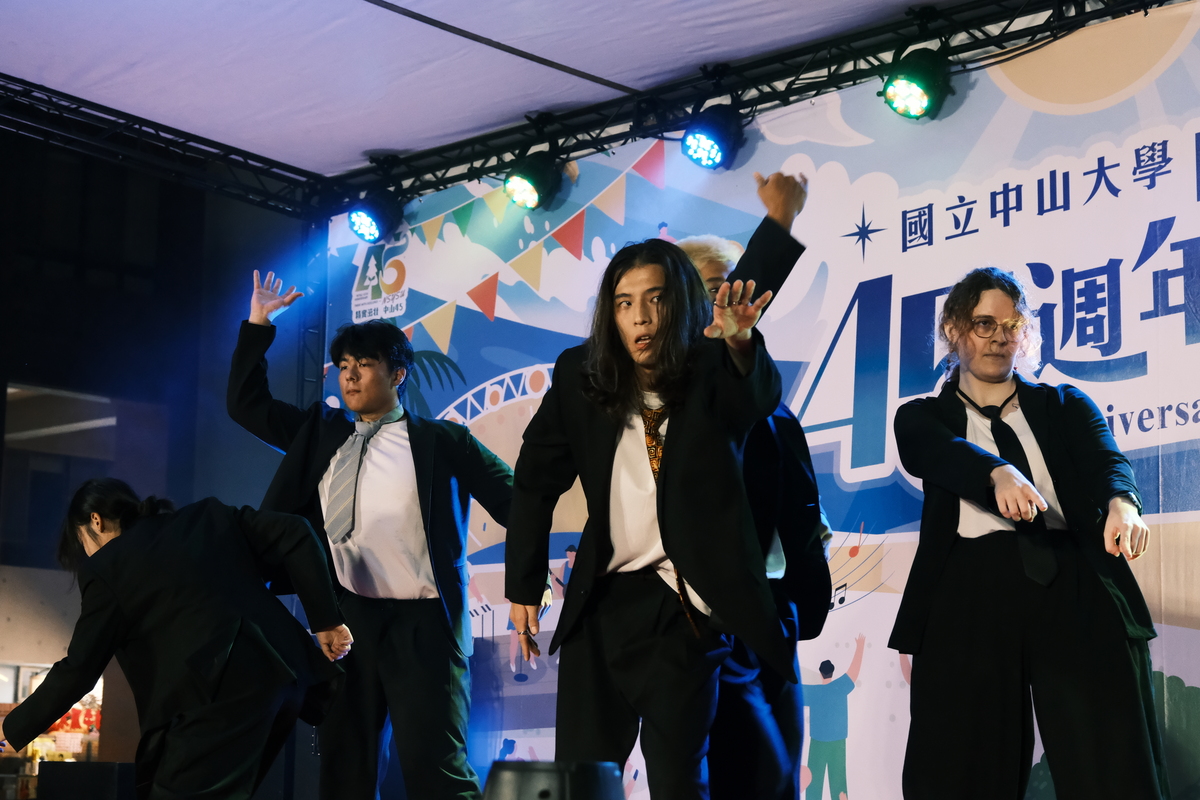 中山大學45週年校慶演唱會(另開新視窗/jpg檔)圖片