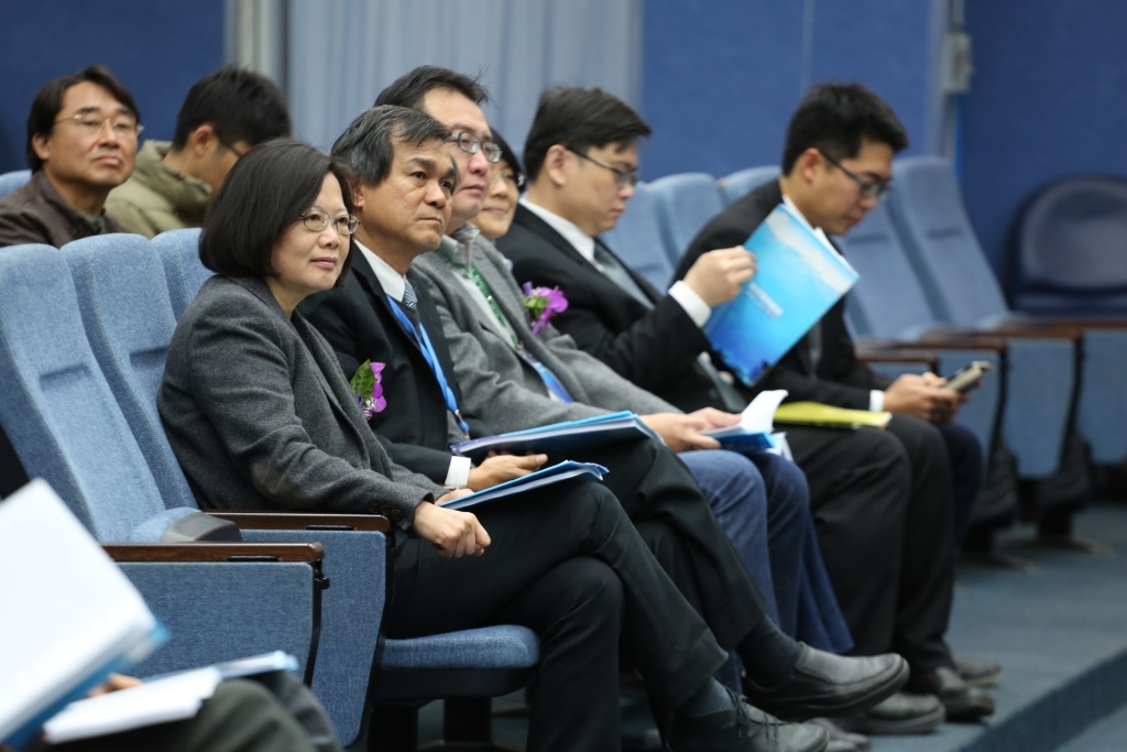 蔡英文主席與楊校長(另開新視窗/jpg檔)圖片