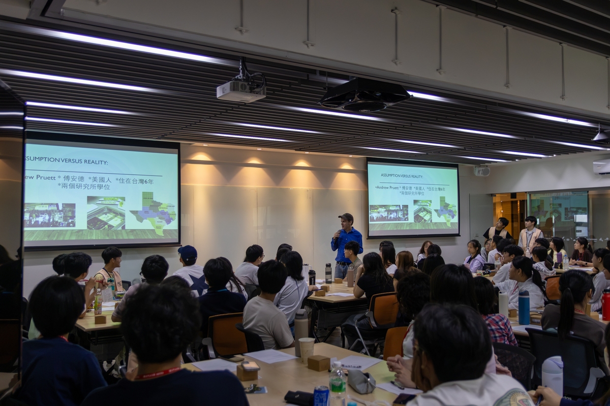 學員變隊輔傳承大學第一課　中山大學「世界候機室」開啟國際視野(另開新視窗/jpg檔)圖片
