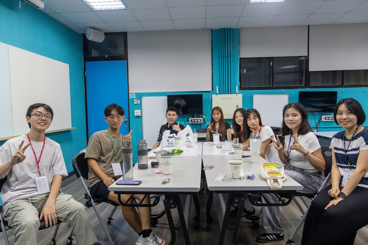 學員變隊輔傳承大學第一課　中山大學「世界候機室」開啟國際視野(另開新視窗/jpg檔)圖片