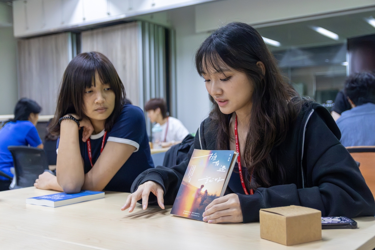 學員變隊輔傳承大學第一課　中山大學「世界候機室」開啟國際視野(另開新視窗/jpg檔)圖片