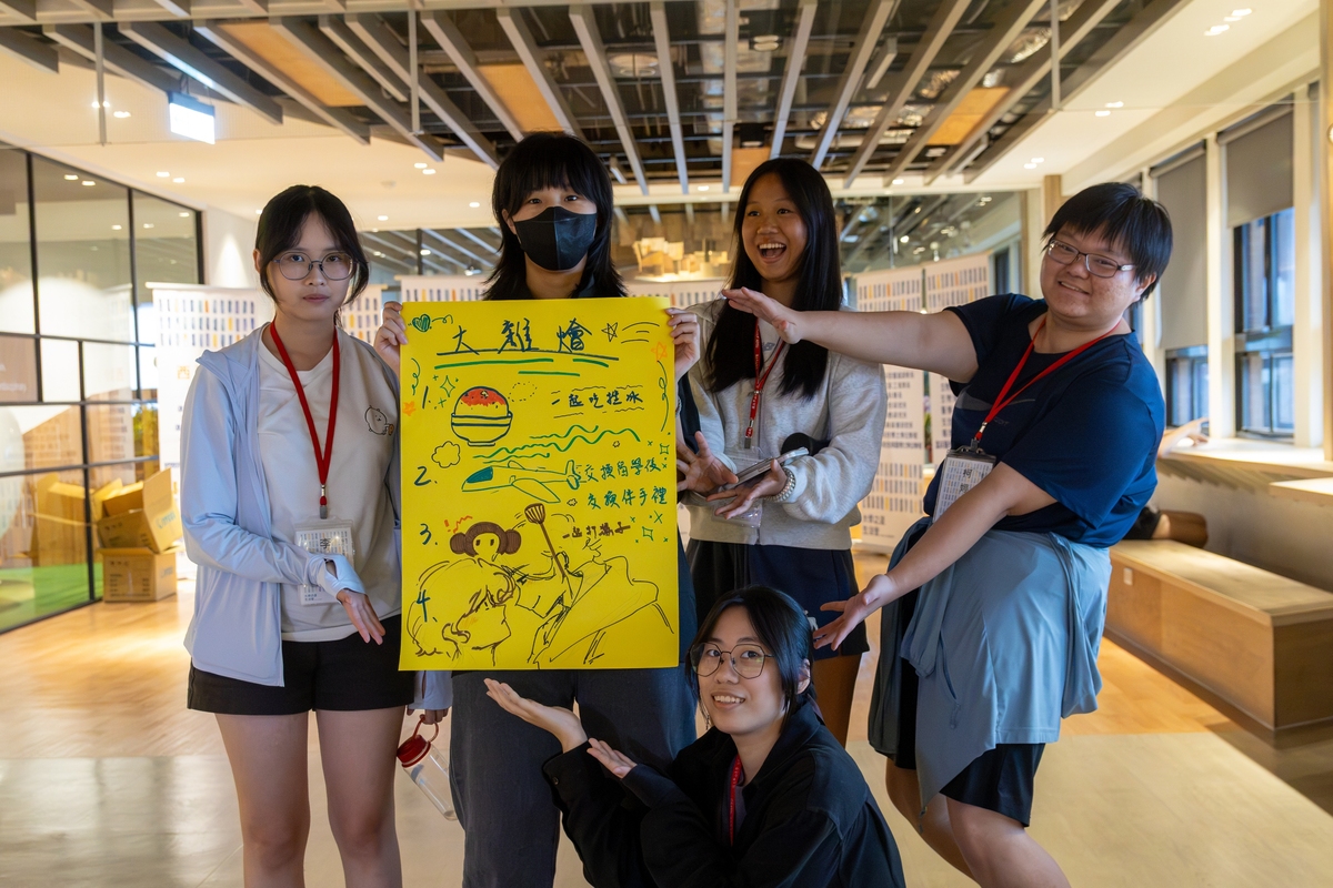 學員變隊輔傳承大學第一課　中山大學「世界候機室」開啟國際視野(另開新視窗/jpg檔)圖片
