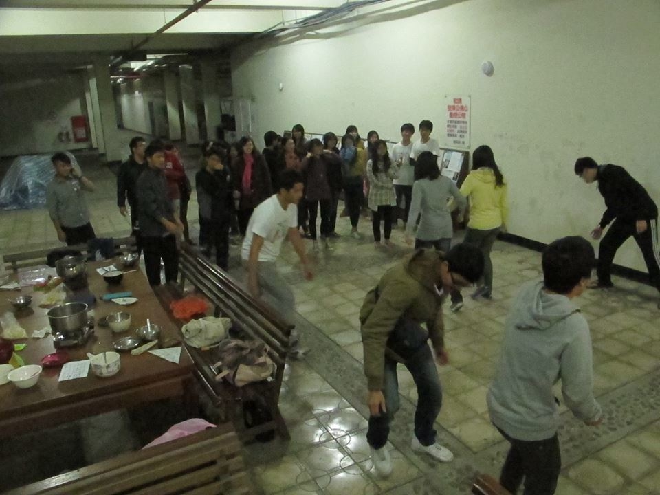 團圓圍暖大平安 中文系冬至團員煮湯圓(另開新視窗/jpg檔)圖片