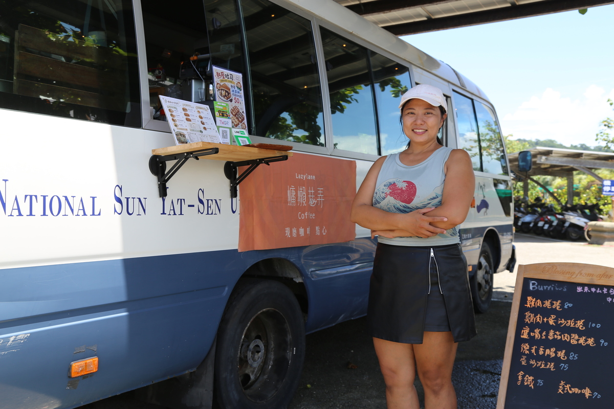慵懶巷弄咖啡香期望繼續增設空調與車廂彩繪讓餐車環境更舒適(另開新視窗/jpg檔)圖片