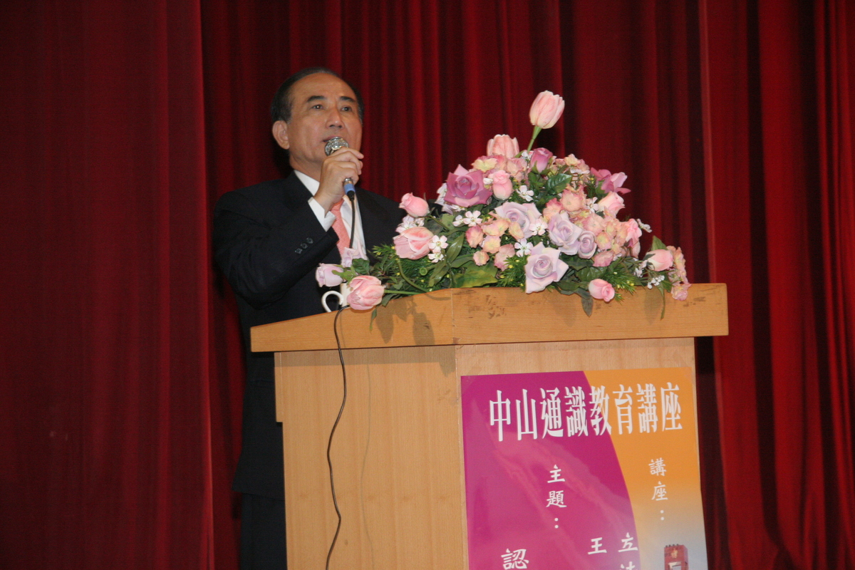 許多牽涉民生與人民福利的權利也都在立法院的表決中產生，若大學生平常能多接觸了解，才不會「抱著福利睡覺」(另開新視窗/jpg檔)圖片