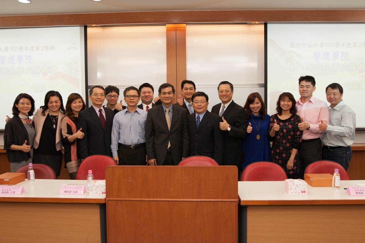 與E14合影(另開新視窗/jpg檔)圖片