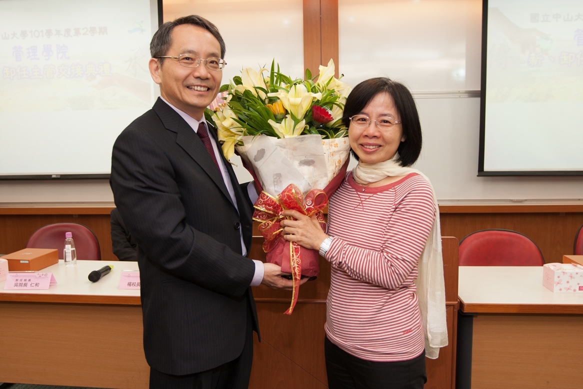 吳院長特別感謝賴副院長(另開新視窗/jpg檔)圖片