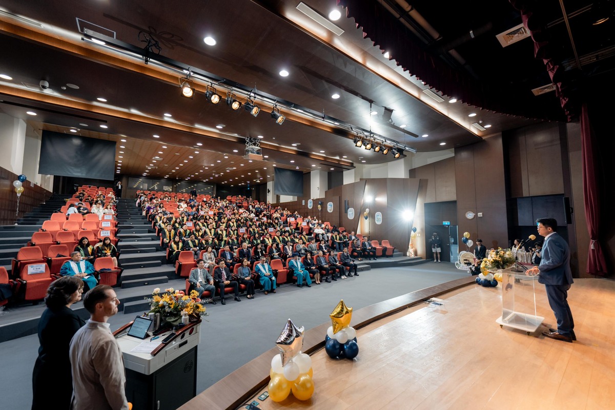 國立中山大學國際金融研究學院第三屆畢業典禮(另開新視窗/jpg檔)圖片