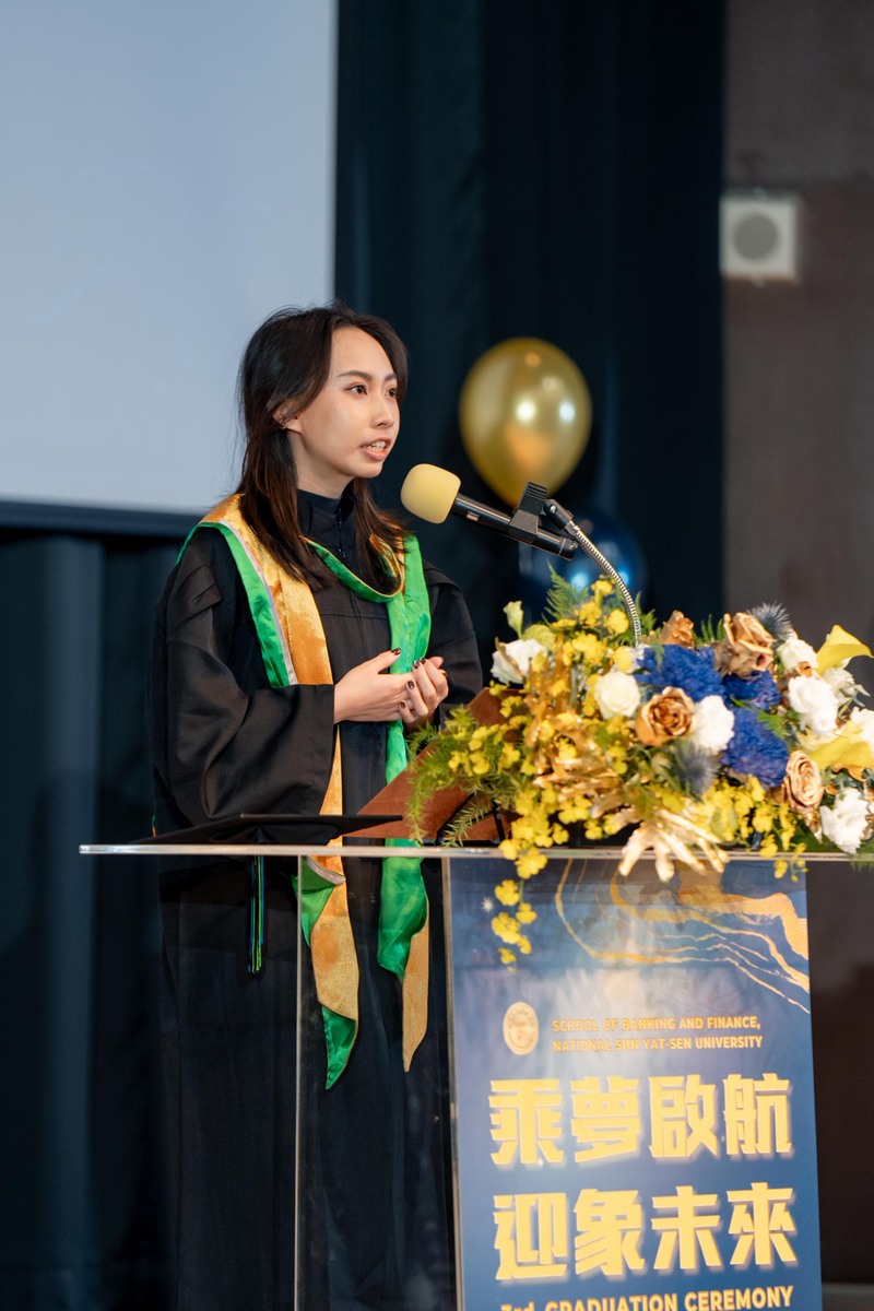 一般生組畢業生代表蔡培鈺(另開新視窗/jpg檔)圖片