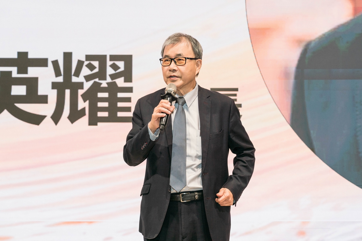 中山大學前校長、教育部鄭英耀部長(另開新視窗/jpg檔)圖片