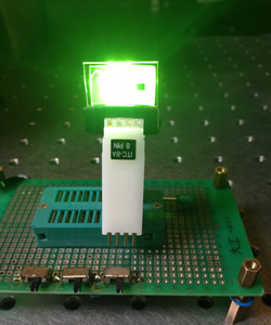 邁向頂尖大學計畫系列報導之十三》中山大學研發可撓式OLED  手機電腦捲進口袋(另開新視窗/jpg檔)圖片