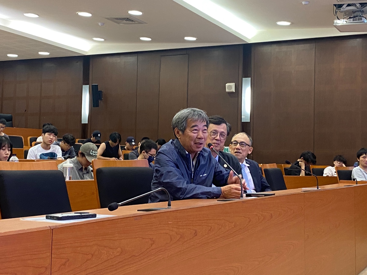 長興化工蕭慈飛顧問與陳文章校長交流(另開新視窗/jpg檔)圖片