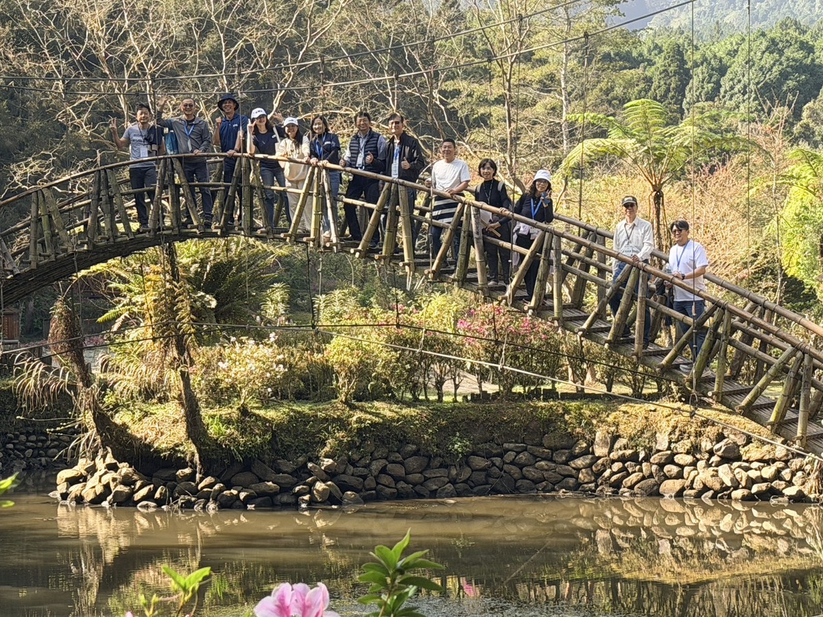 森林園區健行(另開新視窗/jpg檔)圖片